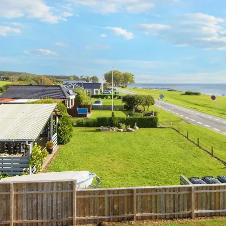 8 Person In Aabenraa-by Traum